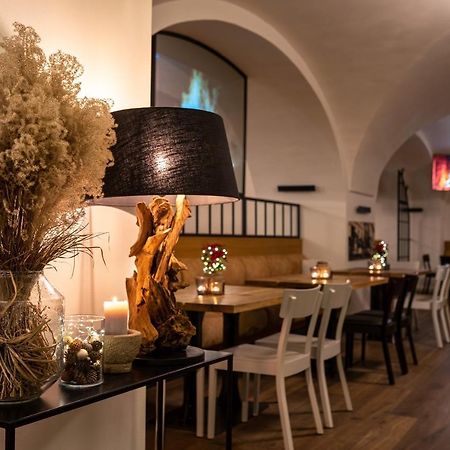 Hotel Pansky Pivovar Holešov エクステリア 写真
