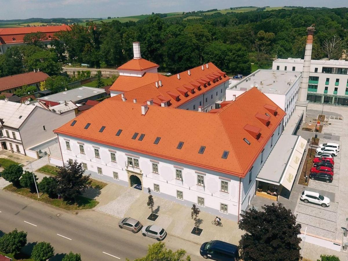 Hotel Pansky Pivovar Holešov エクステリア 写真