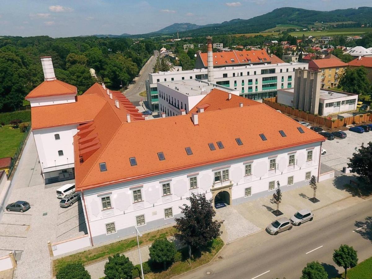 Hotel Pansky Pivovar Holešov エクステリア 写真