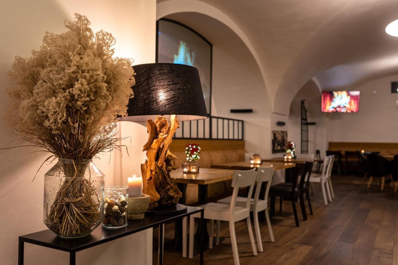 Hotel Pansky Pivovar Holešov エクステリア 写真