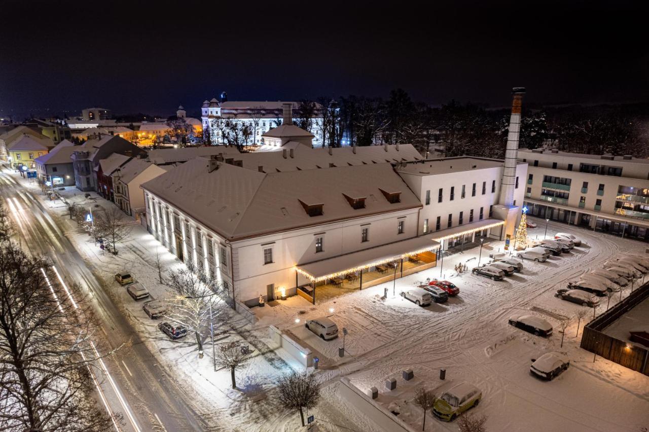Hotel Pansky Pivovar Holešov エクステリア 写真