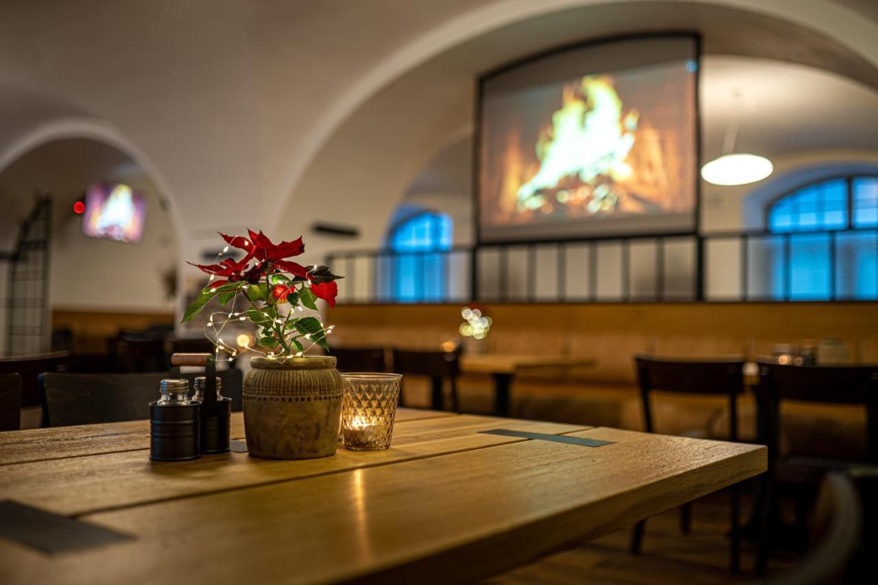 Hotel Pansky Pivovar Holešov エクステリア 写真
