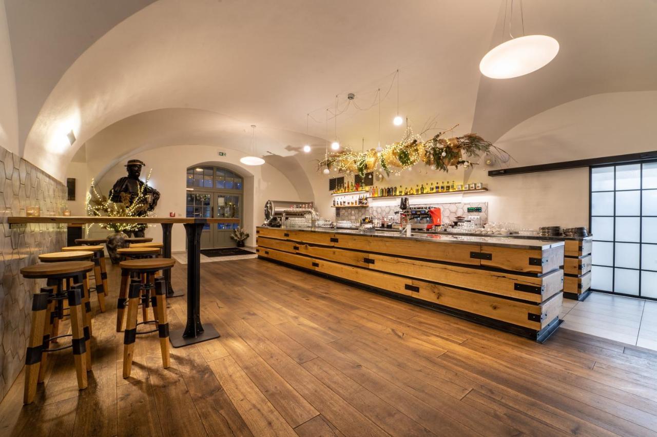Hotel Pansky Pivovar Holešov エクステリア 写真