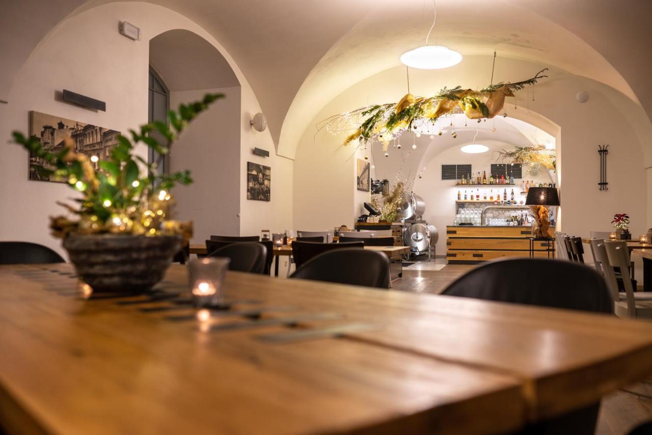 Hotel Pansky Pivovar Holešov エクステリア 写真