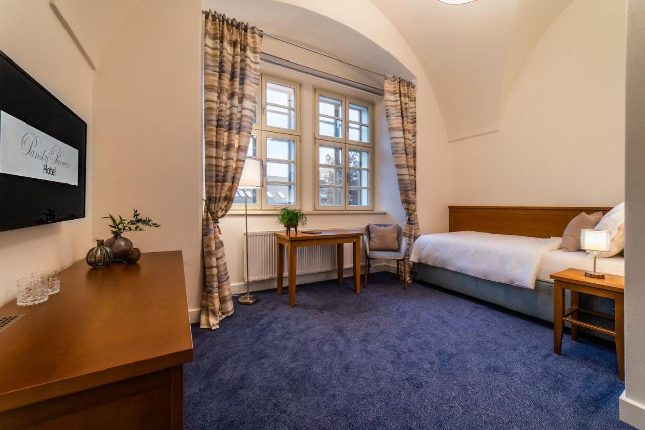 Hotel Pansky Pivovar Holešov エクステリア 写真
