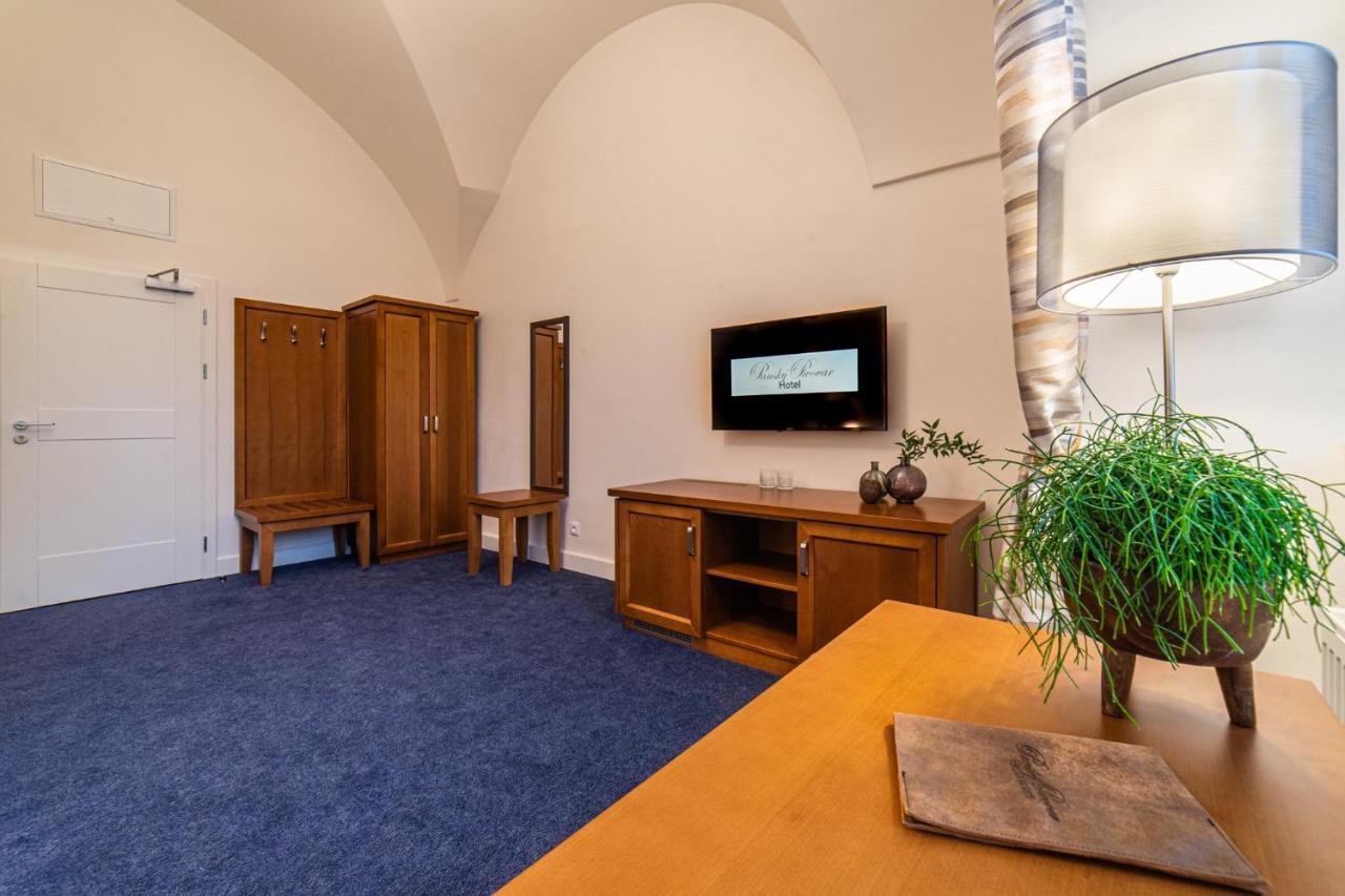 Hotel Pansky Pivovar Holešov エクステリア 写真