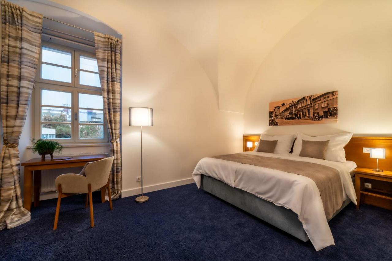 Hotel Pansky Pivovar Holešov エクステリア 写真